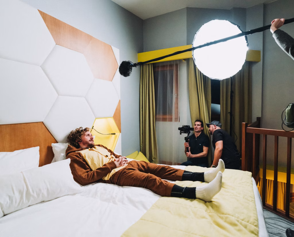 Tournage de la web-série E-Défis pour la marque Škoda à l'Alpe d'Huez avec Baptiste Lecaplain.